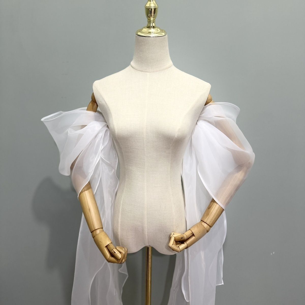 ชุดแต่งงานผู้หญิงแบบถอดแขนเสื้ - Event Suppliers บทวิจารณ์และราคา