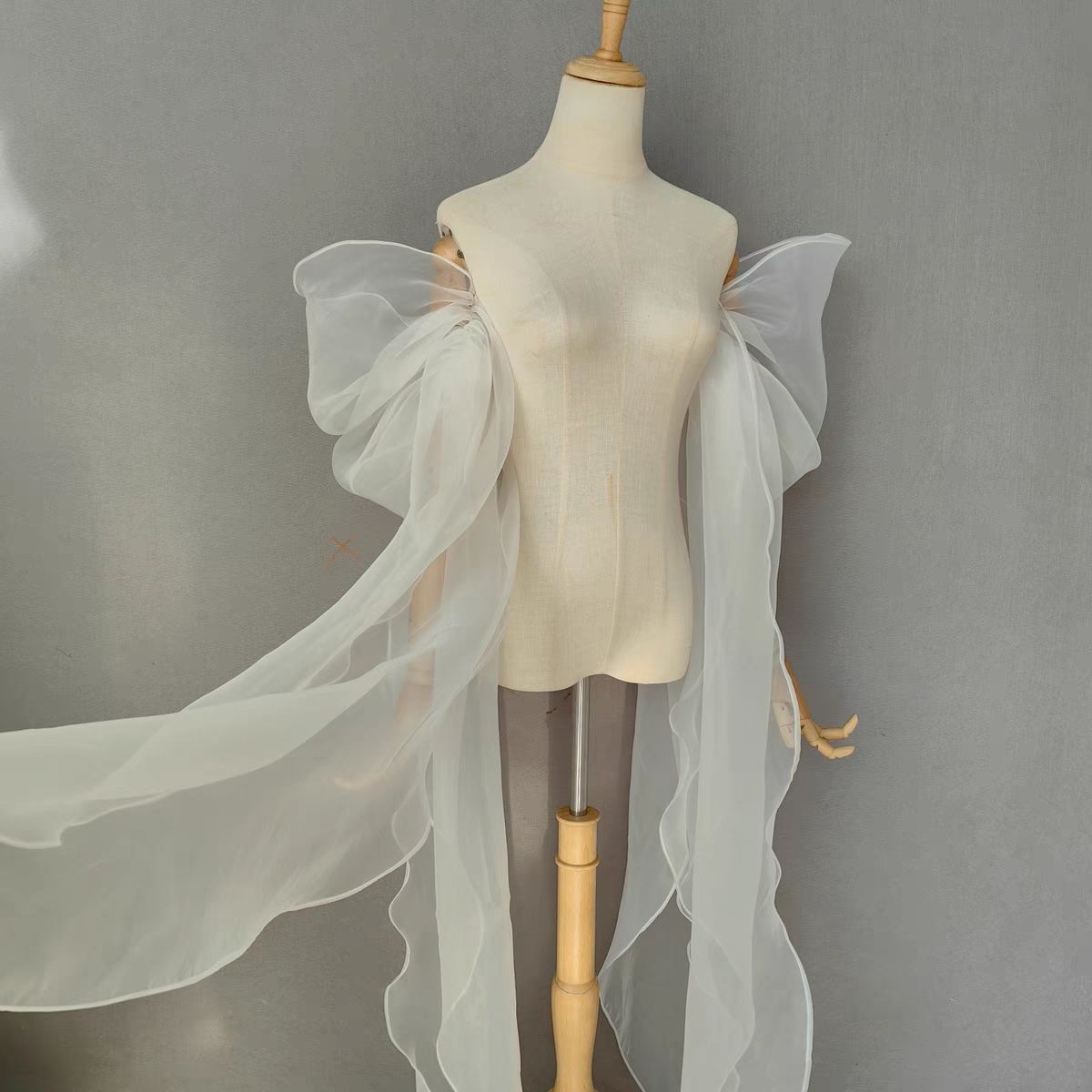 ชุดแต่งงานผู้หญิงแบบถอดแขนเสื้ - Event Suppliers บทวิจารณ์และราคา