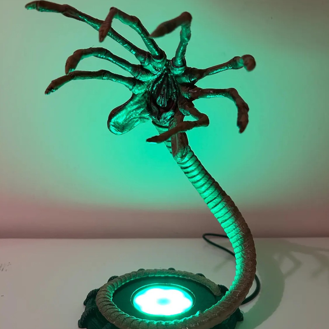 โคมไฟ Alien Facehugger ไฟกลางค - Neon Sign Party บทวิจารณ์และราคา